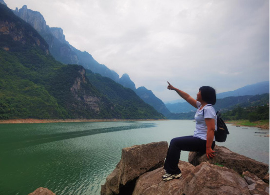 刘发英:情系贫困生 甘做“摆渡人”(图)(图2) 刘发英:情系贫困生 甘做“摆渡人”(图)(图2)