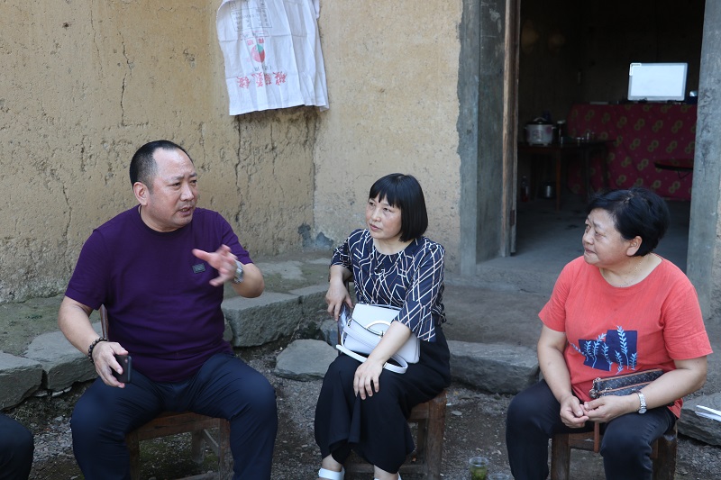 刘拥军：最美姐姐“刘发英”